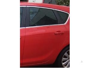 Gebruikte Portier 4Deurs links-achter Opel Astra J (PC6/PD6/PE6/PF6) 1.4 16V ecoFLEX Prijs € 225,00 Margeregeling aangeboden door Autodemontage van de Laar