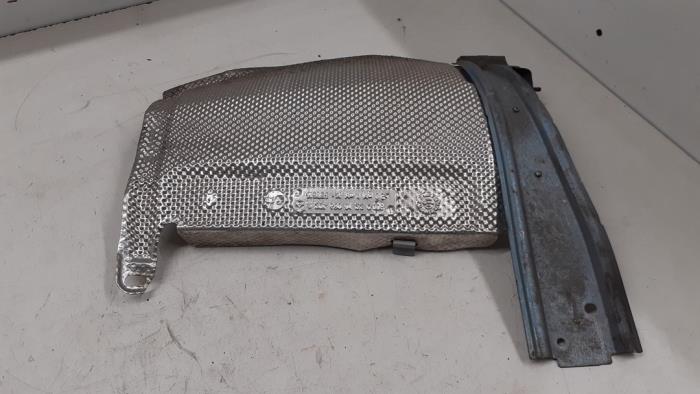 Gebruikte Hitteschild uitlaat Mercedes C Estate (S204) 1.8 C-180 CGI 16V Prijs op aanvraag aangeboden door Autodemontage van de Laar