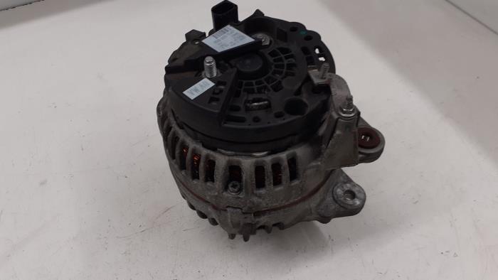 Gebruikte Dynamo Volkswagen New Beetle (1Y7) Prijs € 60,00 Margeregeling aangeboden door Autodemontage van de Laar