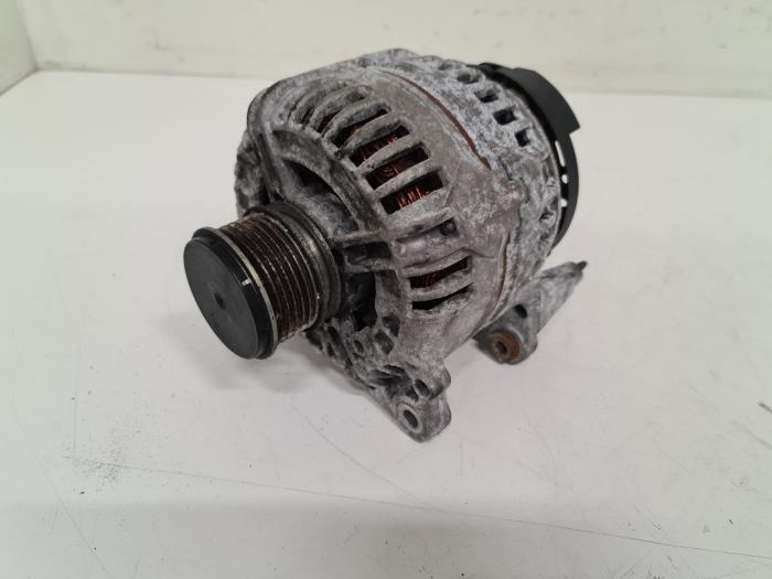 Gebruikte Dynamo Audi A1 (8X1/8XK) 1.6 TDI 16V Prijs € 125,00 Margeregeling aangeboden door Autodemontage van de Laar