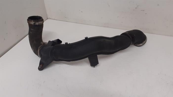 Gebruikte Intercooler Buis Audi A1 (8X1/8XK) 1.6 TDI 16V Prijs € 50,00 Margeregeling aangeboden door Autodemontage van de Laar