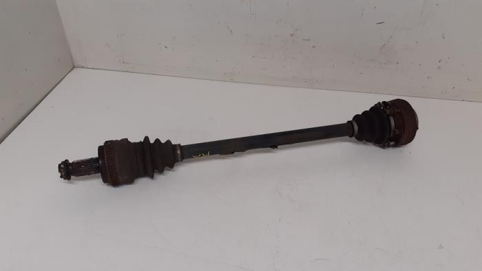 Gebruikte Aandrijfas rechts-achter BMW 1 serie (E81) 118i 16V Prijs € 75,00 Margeregeling aangeboden door Autodemontage van de Laar