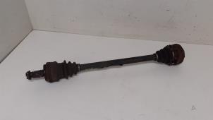 Gebruikte Aandrijfas rechts-achter BMW 1 serie (E81) 118i 16V Prijs € 75,00 Margeregeling aangeboden door Autodemontage van de Laar