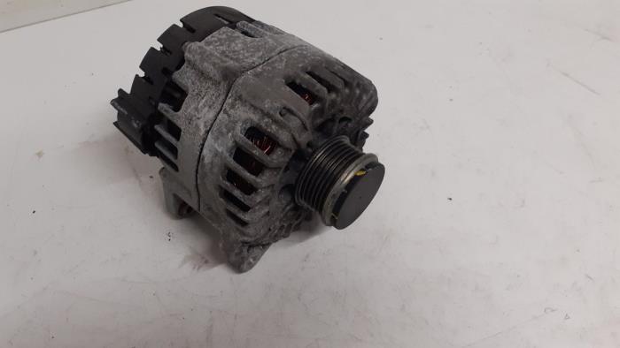 Dynamo van een Audi Q7 (4MB/4MG) 3.0 TDI V6 24V 2018