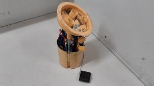 Gebruikte Benzinepomp BMW 1 serie (E82) 118d 16V Prijs € 70,00 Margeregeling aangeboden door Autodemontage van de Laar
