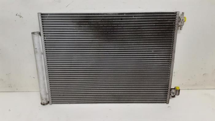 Gebruikte Radiateur Airco Renault Clio IV Estate/Grandtour (7R) 1.5 Energy dCi 90 FAP Prijs € 70,00 Margeregeling aangeboden door Autodemontage van de Laar