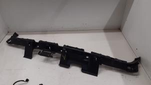 Gebruikte Bumpersteun midden-achter BMW 3 serie Touring (E91) 325d 24V Prijs € 25,00 Margeregeling aangeboden door Autodemontage van de Laar