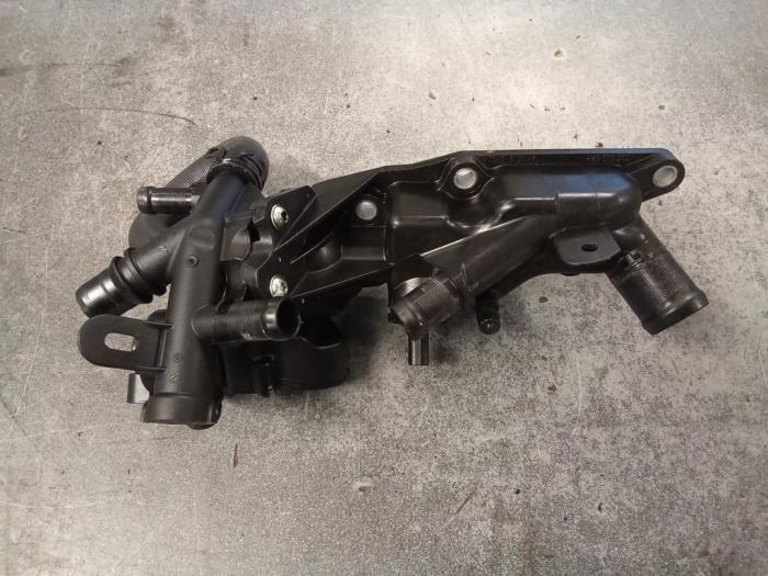 Gebruikte Thermostaathuis Renault Megane III Berline (BZ) 1.2 16V TCE 115 Prijs € 50,00 Margeregeling aangeboden door Autodemontage van de Laar