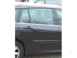 Gebruikte Deur 4Deurs rechts-achter Renault Laguna III Estate (KT) 2.0 16V Prijs € 225,00 Margeregeling aangeboden door Autodemontage van de Laar