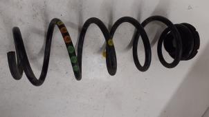 Gebruikte Veerschroef achter Volkswagen Up! (121) 1.0 12V 60 Prijs € 35,00 Margeregeling aangeboden door Autodemontage van de Laar