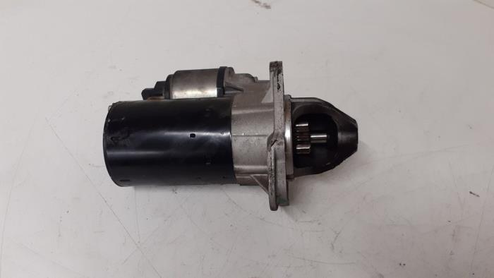 Startmotor van een Opel Astra J (PC6/PD6/PE6/PF6) 1.4 16V ecoFLEX 2011