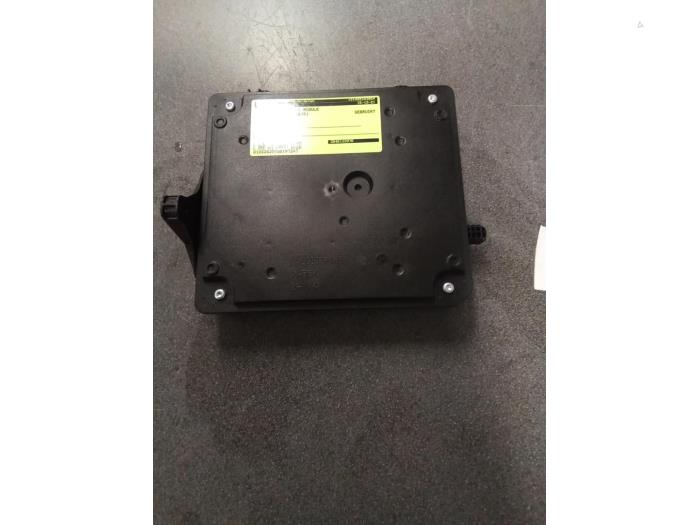 Gebruikte Central electronic module Renault Megane Prijs € 100,00 Margeregeling aangeboden door Autodemontage van de Laar