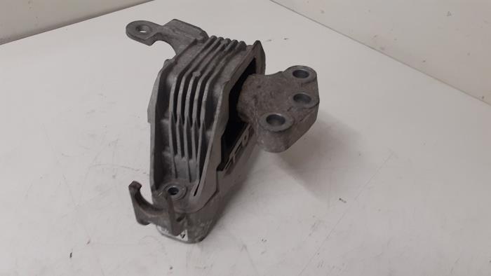 Gebruikte Motorsteun Opel Astra J (PC6/PD6/PE6/PF6) 1.4 16V ecoFLEX Prijs € 50,00 Margeregeling aangeboden door Autodemontage van de Laar