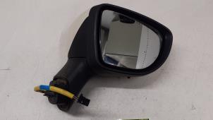Gebruikte Buitenspiegel rechts Renault Captur (2R) 0.9 Energy TCE 12V Prijs € 100,00 Margeregeling aangeboden door Autodemontage van de Laar