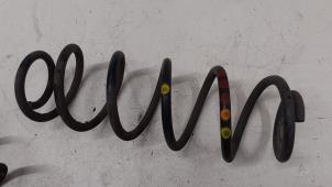 Gebruikte Veerschroef achter Volkswagen Up! (121) Prijs € 35,00 Margeregeling aangeboden door Autodemontage van de Laar