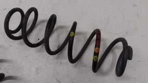 Gebruikte Veerschroef achter Volkswagen Up! (121) Prijs € 35,00 Margeregeling aangeboden door Autodemontage van de Laar