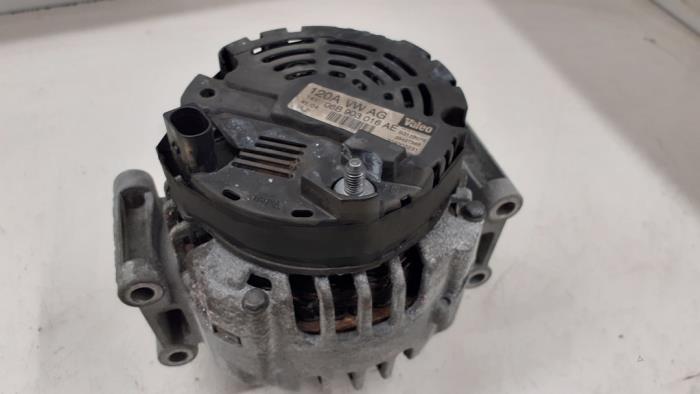 Gebruikte Dynamo Audi A4 (B6) 1.6 Prijs € 50,00 Margeregeling aangeboden door Autodemontage van de Laar