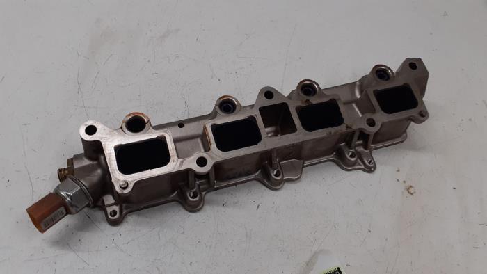 Używane Injector brug Volkswagen Golf Plus (5M1/1KP) 1.4 TSI 122 16V Cena € 80,00 Procedura marży oferowane przez Autodemontage van de Laar
