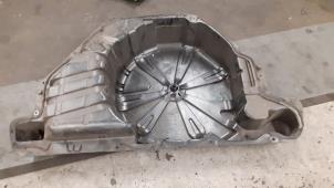 Gebruikte Reservewielbak Renault Scénic II (JM) 1.6 16V Prijs € 70,00 Margeregeling aangeboden door Autodemontage van de Laar