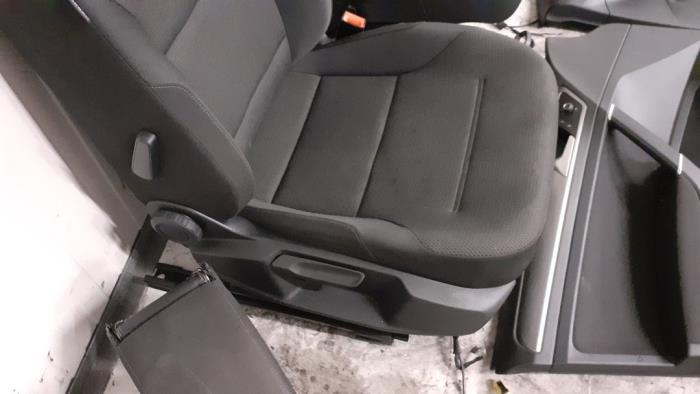 Bekleding Set (compleet) van een Volkswagen Golf VII (AUA) 1.6 TDI BlueMotion 16V 2016