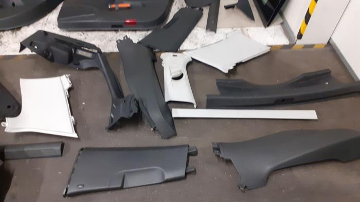 Bekleding Set (compleet) van een Volkswagen Golf VII (AUA) 1.6 TDI BlueMotion 16V 2016