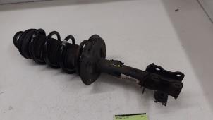 Gebruikte Mac Phersonpoot links-voor Opel Corsa D 1.2 16V Prijs € 60,00 Margeregeling aangeboden door Autodemontage van de Laar