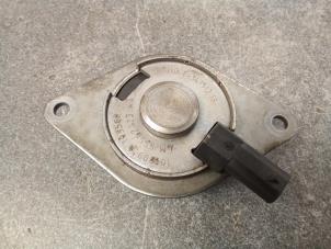 Gebruikte Nokkenas Sensor Opel Corsa D 1.4 16V Twinport Prijs € 30,00 Margeregeling aangeboden door Autodemontage van de Laar
