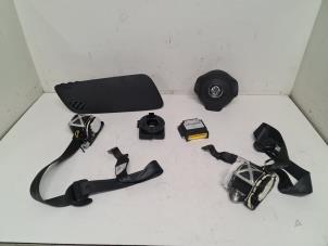 Gebruikte Module + Airbag Set Volkswagen Polo V (6R) 1.2 TDI 12V BlueMotion Prijs € 400,00 Margeregeling aangeboden door Autodemontage van de Laar