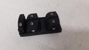 Gebruikte Raam schakelaar elektrisch Audi A6 (C6) 2.4 V6 24V Prijs € 25,00 Margeregeling aangeboden door Autodemontage van de Laar