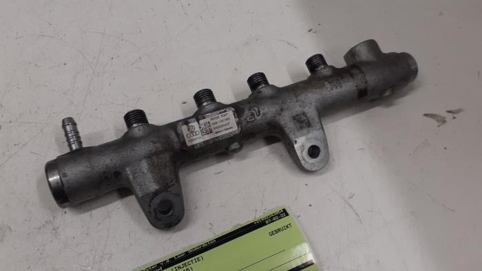Gebruikte Injector brug Volkswagen Polo V (6R) Prijs € 25,00 Margeregeling aangeboden door Autodemontage van de Laar
