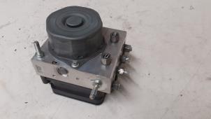 Gebruikte ABS Pomp Dacia Sandero II 1.5 dCi 90 Prijs € 150,00 Margeregeling aangeboden door Autodemontage van de Laar