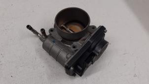 Gebruikte Gasklephuis Renault Laguna III Estate (KT) 2.0 16V Prijs € 100,00 Margeregeling aangeboden door Autodemontage van de Laar