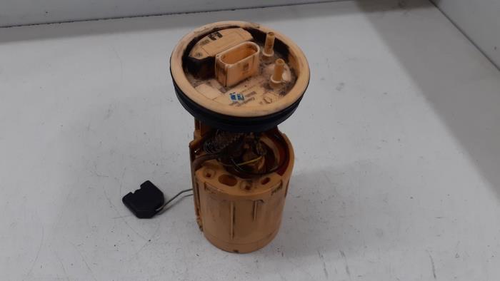 Gebruikte Tank element Pomp Volkswagen Transporter T5 2.0 BiTDI DRF Prijs € 80,00 Margeregeling aangeboden door Autodemontage van de Laar