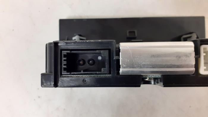 Display Interieur van een Volvo S40 (MS) 1.6 D 16V 2010