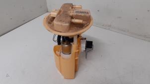 Gebruikte Brandstofpomp Elektrisch Renault Captur (2R) 1.5 Energy dCi 90 FAP Prijs € 75,00 Margeregeling aangeboden door Autodemontage van de Laar