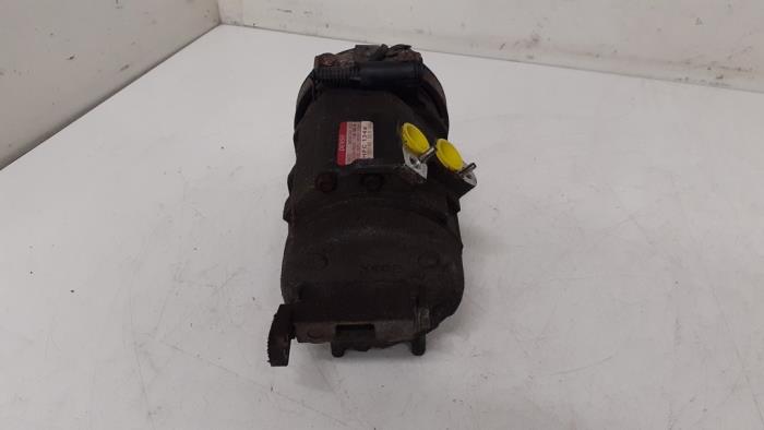 Aircopomp van een BMW X5 (E53) 4.4 V8 32V 2001