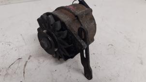 Gebruikte Dynamo Ford Transit/FT 2.0 Prijs € 75,00 Margeregeling aangeboden door Autodemontage van de Laar