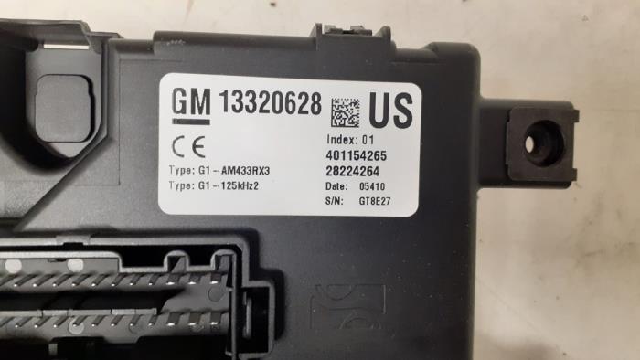 Zekeringkast van een Opel Corsa D 1.4 16V Twinport 2010