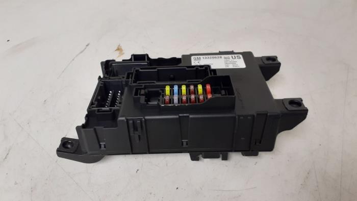 Zekeringkast van een Opel Corsa D 1.4 16V Twinport 2010