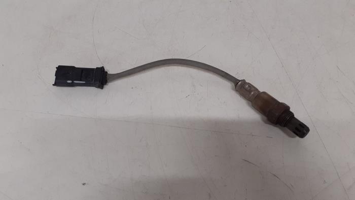 Lambda Sonde van een Peugeot 2008 (CU) 1.2 12V e-THP PureTech 110 2017