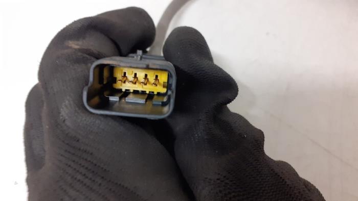 Lambda Sonde van een Peugeot 2008 (CU) 1.2 12V e-THP PureTech 110 2017