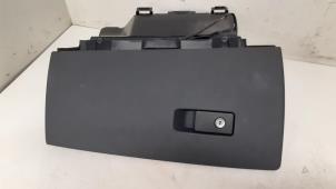 Gebruikte Dashboardkastje Volvo XC70 (BZ) 2.4 D5 20V AWD Prijs € 25,00 Margeregeling aangeboden door Autodemontage van de Laar