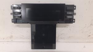 Gebruikte Display Interieur Volvo XC70 (BZ) 2.4 D5 20V AWD Prijs € 75,00 Margeregeling aangeboden door Autodemontage van de Laar