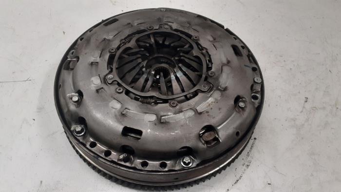 Gebruikte Dubbele massa vliegwiel Fiat Grande Punto (199) 1.9 Multijet Sport Prijs op aanvraag aangeboden door Autodemontage van de Laar