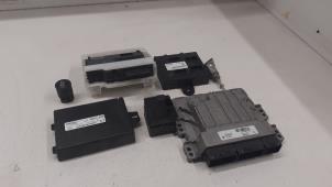 Gebruikte Computer Motormanagement Renault Captur (2R) 1.2 TCE 16V EDC Prijs € 350,00 Margeregeling aangeboden door Autodemontage van de Laar