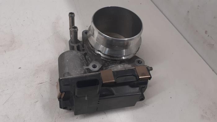Gebruikte Gasklephuis Renault Megane IV (RFBB) 1.6 GT Energy TCe 205 EDC Prijs € 90,00 Margeregeling aangeboden door Autodemontage van de Laar