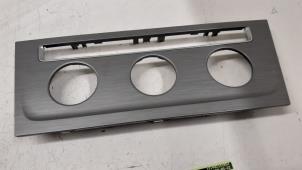 Gebruikte Climatronic Paneel Volkswagen Golf VII (AUA) 1.6 TDI 16V Prijs € 20,00 Margeregeling aangeboden door Autodemontage van de Laar