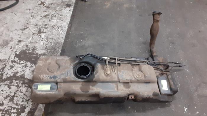 Tank van een Mercedes-Benz Vito (639.6) 2.2 115 CDI 16V 2005