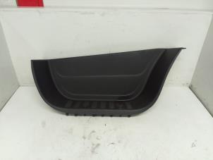 Gebruikte Voorinstap rechts Renault Master Prijs € 50,00 Margeregeling aangeboden door Autodemontage van de Laar