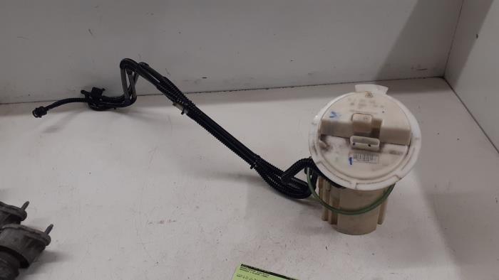 Gebruikte Tank element Pomp Mercedes C (W204) 2.2 C-220 CDI 16V Prijs € 70,00 Margeregeling aangeboden door Autodemontage van de Laar